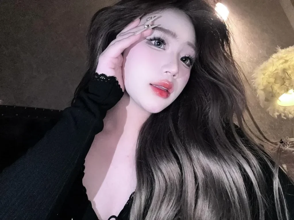 Chiêm ngưỡng vẻ đẹp cực bánh cuốn của hot girl Yến Linh 9 Chiêm ngưỡng vẻ đẹp cực bánh cuốn của hot girl Yến Linh - ảnh 8