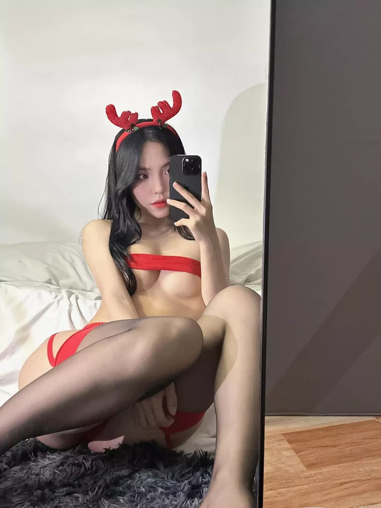 Đắm chìm trước loạt ảnh cosplay nude của nữ onlyfans Lâm Thị Tú Hòa 3 Đắm chìm trước loạt ảnh cosplay nude của nữ onlyfans Lâm Thị Tú Hòa - ảnh 2